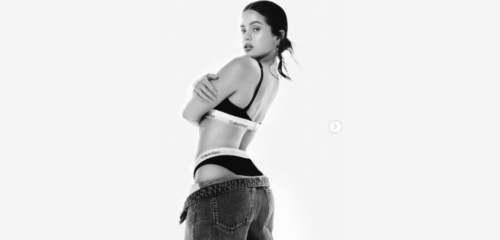 La cantante española Rosalía es protagonista de la última campaña de Calvin Klein.